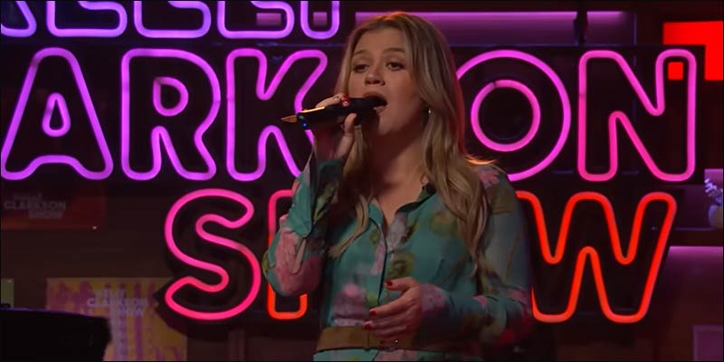 About Kelly Clarkson